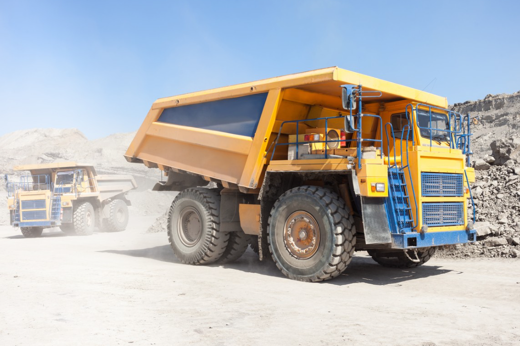 Самые большие карьерные самосвалы в мире Самые большие карьерные самосвалы